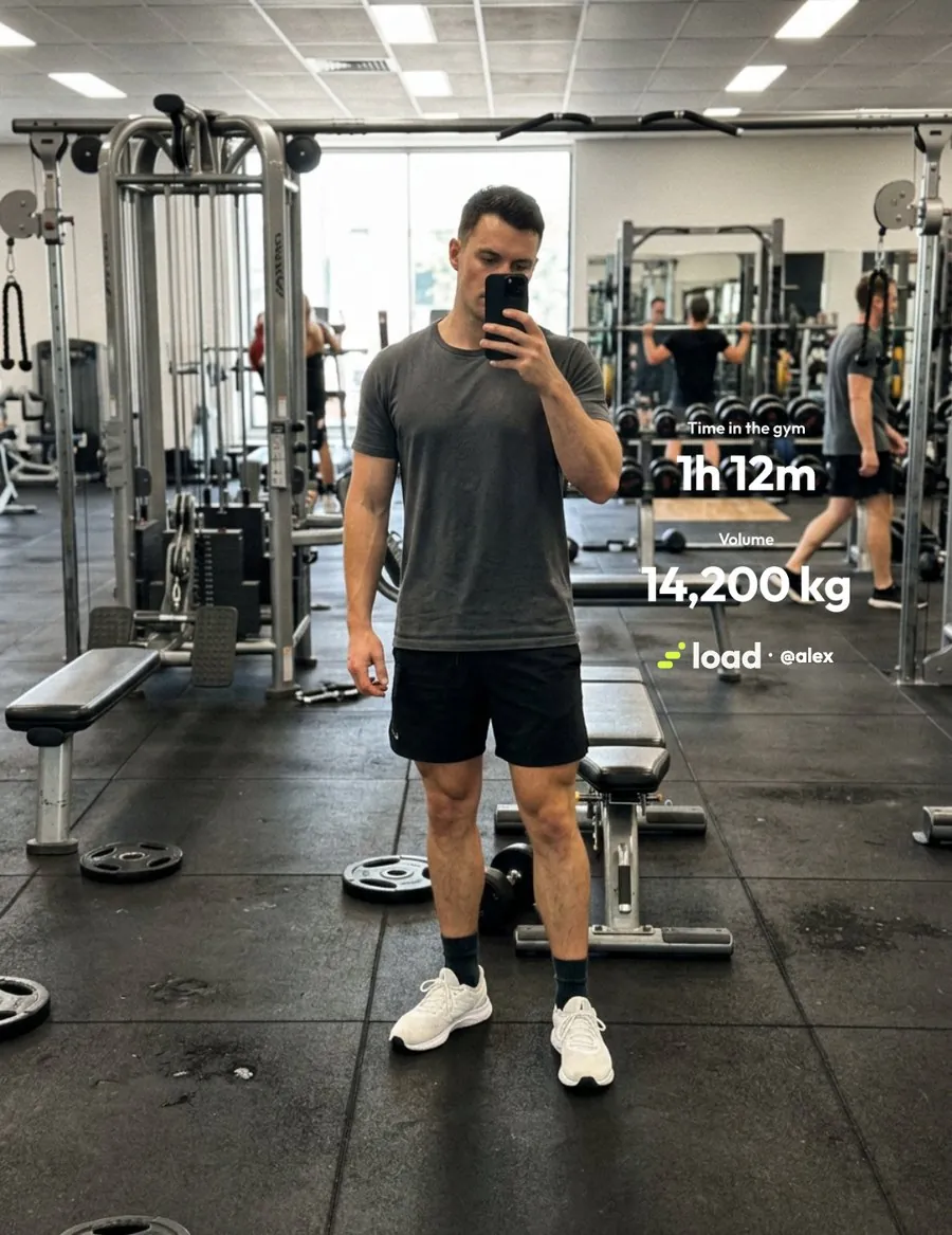 A gym mirror selfie with a load Simple share card: 1h 12m in the gym and 14,200 kg volume